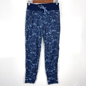 Athleta Trekkie North Joggers Blue Floral Women's Size 2 Hiking Gorpcore Granola